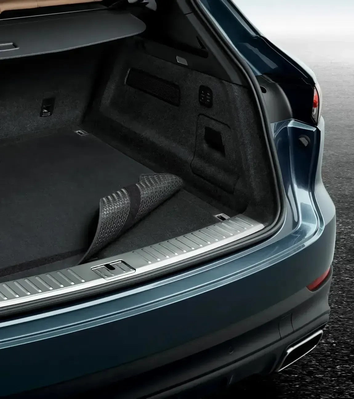 Reversible luggage-compartment mat with Nubuk surround | Cayenne (E2 & E2 II)